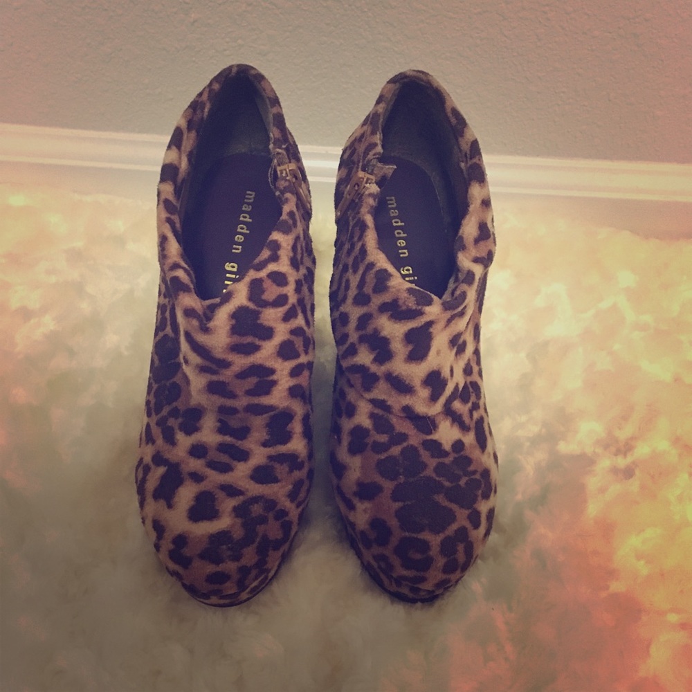 NWOB Madden Girl Leopard Wedge Booties